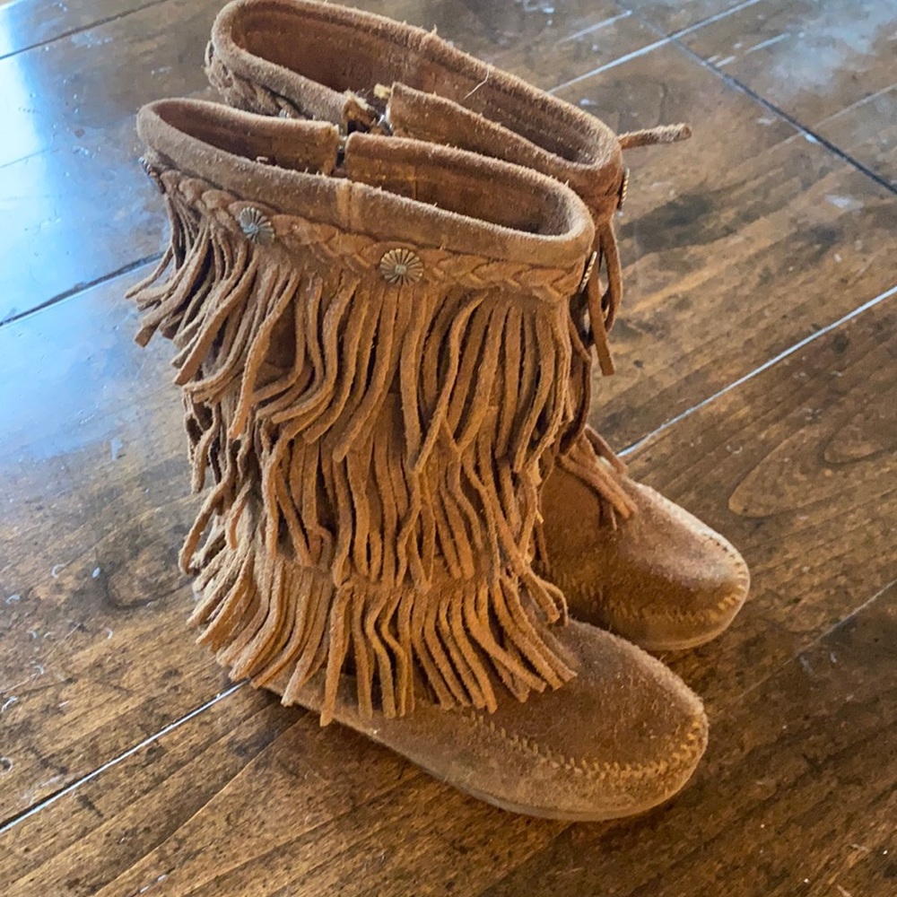 Minnetonka Moccasin 3 layer boots
